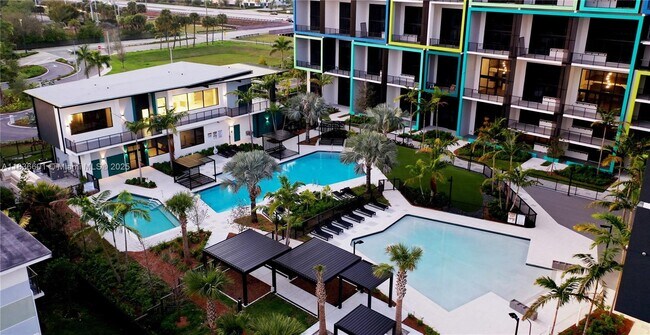 Primary Photo - 4400 Sunrise Blvd