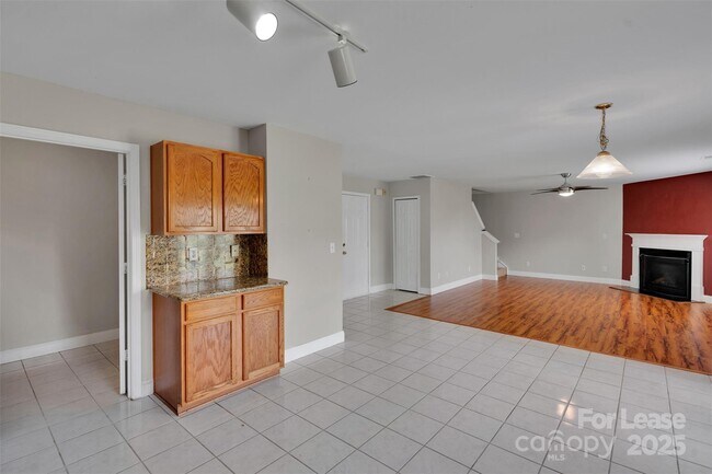 Building Photo - 1828 Rustic Barn Dr