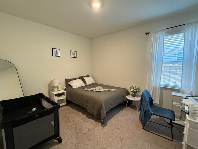 Building Photo - 18 W Sky Wy