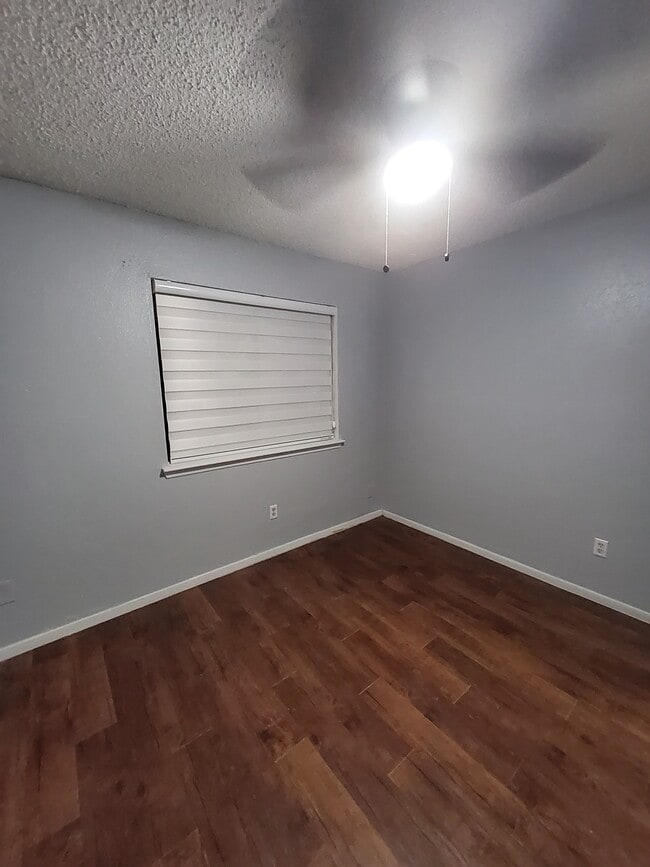 Building Photo - 10151 Inwood Hollow Ln