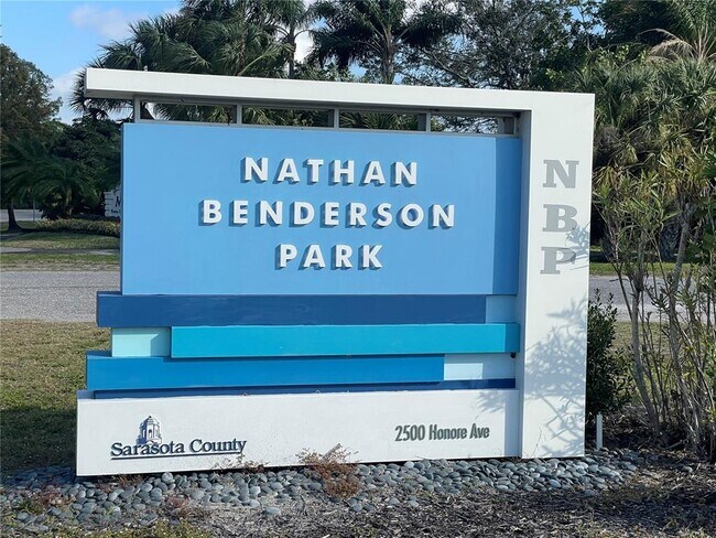 Building Photo - 828 S Tuttle Ave