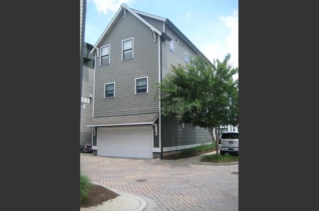 Building Photo - 606 Centerpoint Ln