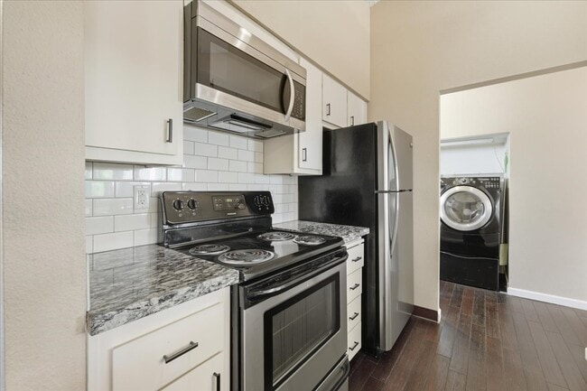 Building Photo - 339 SE 146th Ave