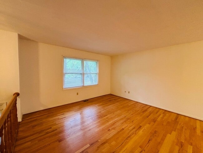 Building Photo - 3 Bedroom 3 Bath House