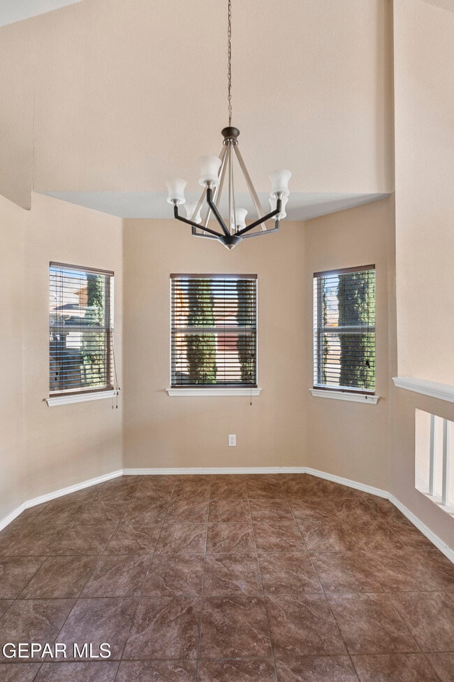 Building Photo - 6609 Parque Del Sol Dr