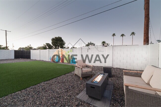 Building Photo - 8702 E Sheridan St