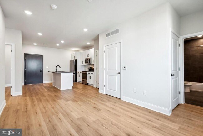 Building Photo - 2157 E Lehigh Ave
