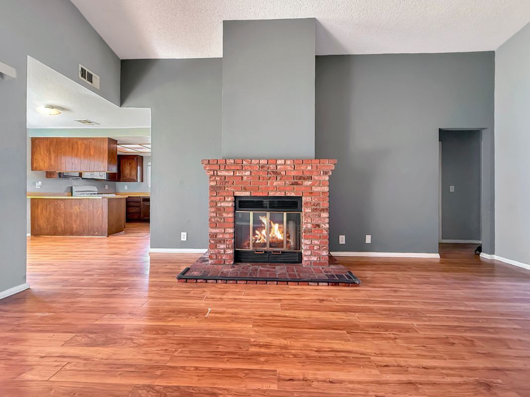 Building Photo - 2500 Topaz Ln