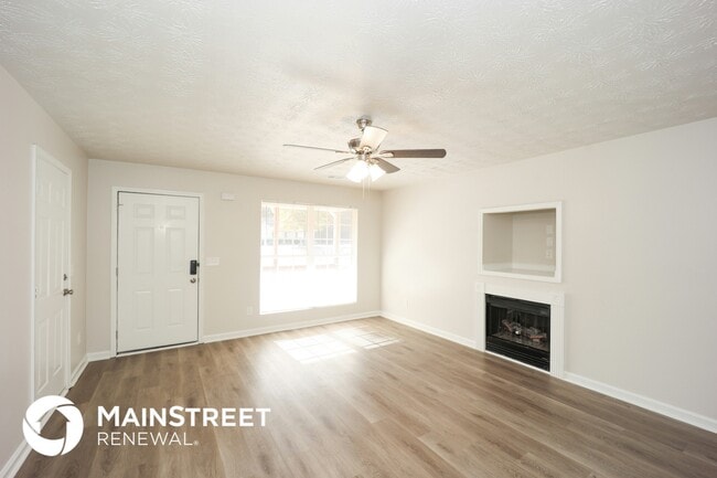 Building Photo - 1479 Steam Engine Way NE