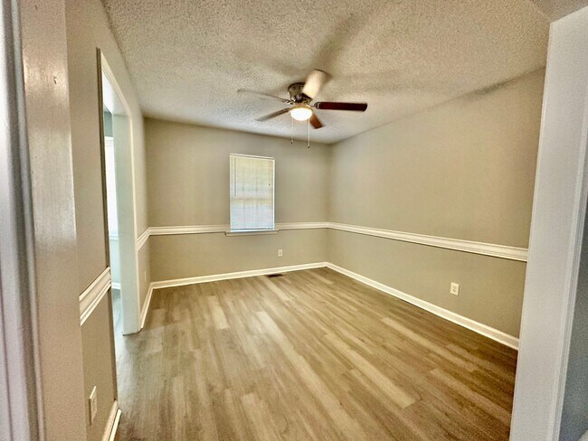 Building Photo - Dallas Rental