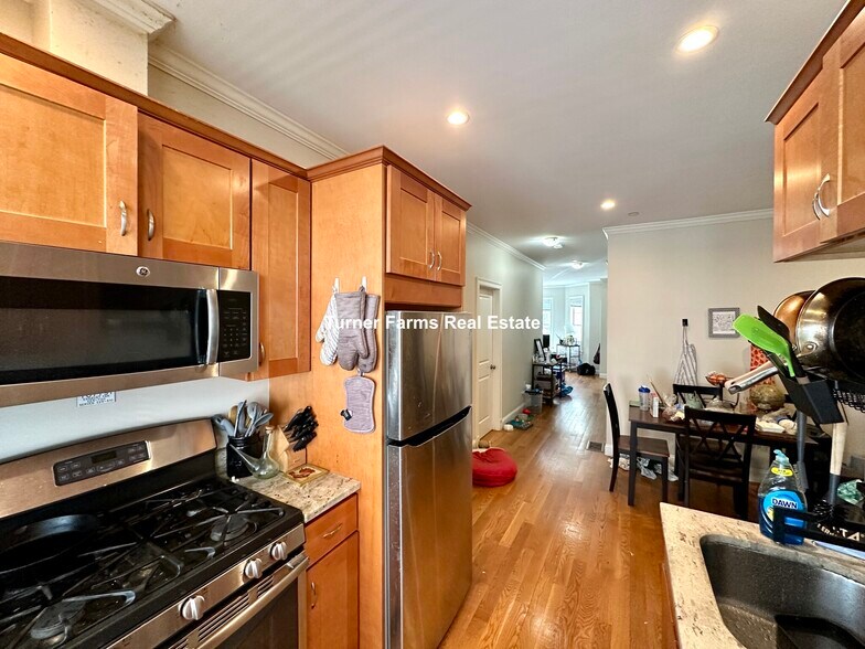 Primary Photo - 10 Marney St