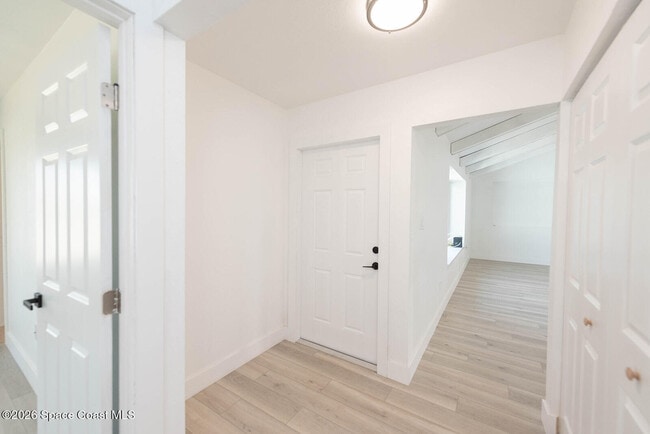 Building Photo - 790 Palm Dr