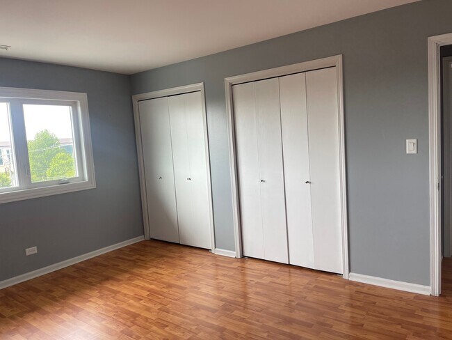 Building Photo - 9965 El Cameno Real Dr