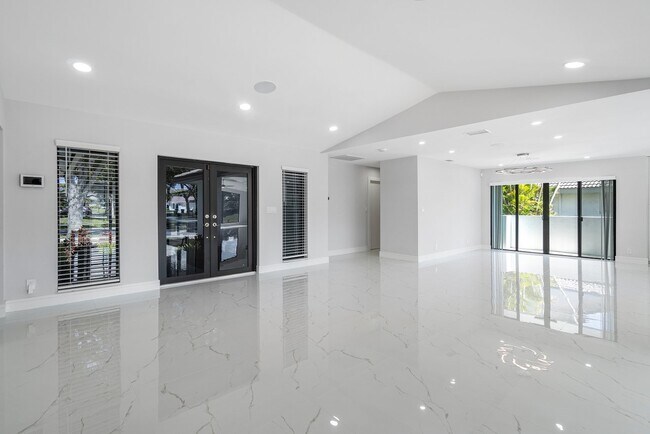 Building Photo - 3432 Pine Haven Cir