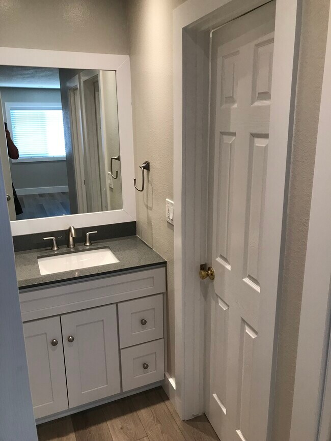 Building Photo - 16871 Green Ln