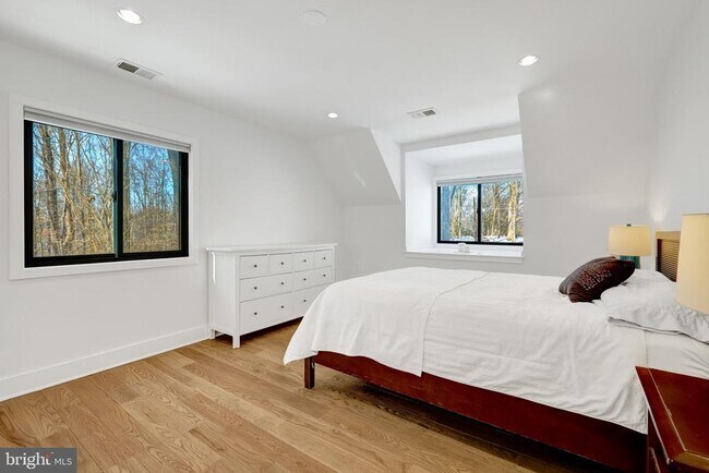 Building Photo - 9982 Blackberry Ln