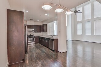 Building Photo - 4403 Austin St