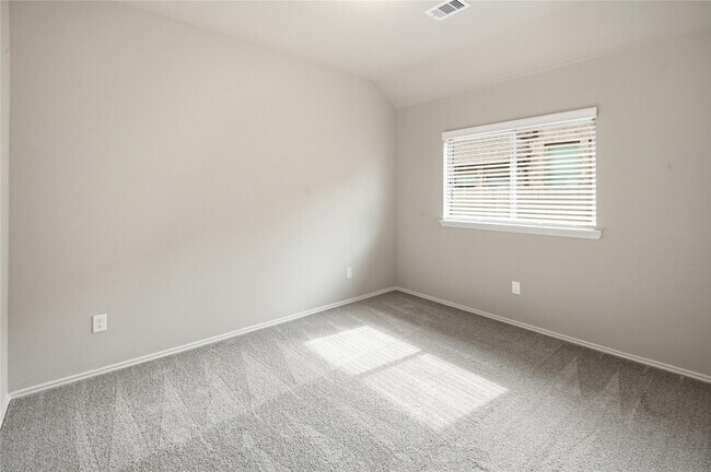 Building Photo - 2415 Honeyberry Shrub Dr