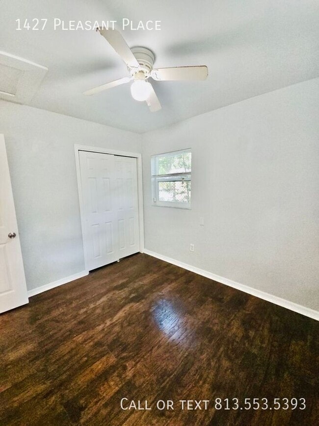 Building Photo - 1427 Pleasant Pl