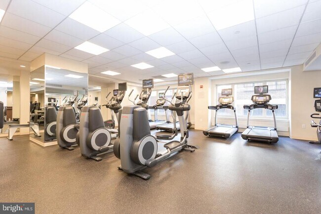 Building Photo - 130 18TH St