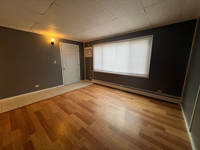 Building Photo - 3614 Weiland Ave