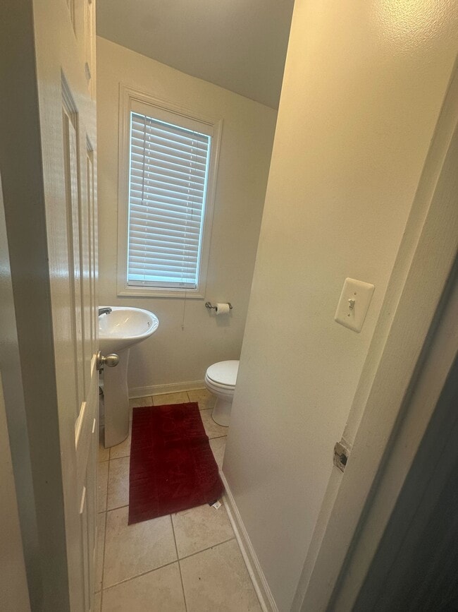 Building Photo - 2301 Iverson St