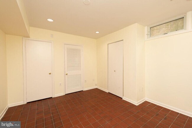 Building Photo - 821 Lombard St