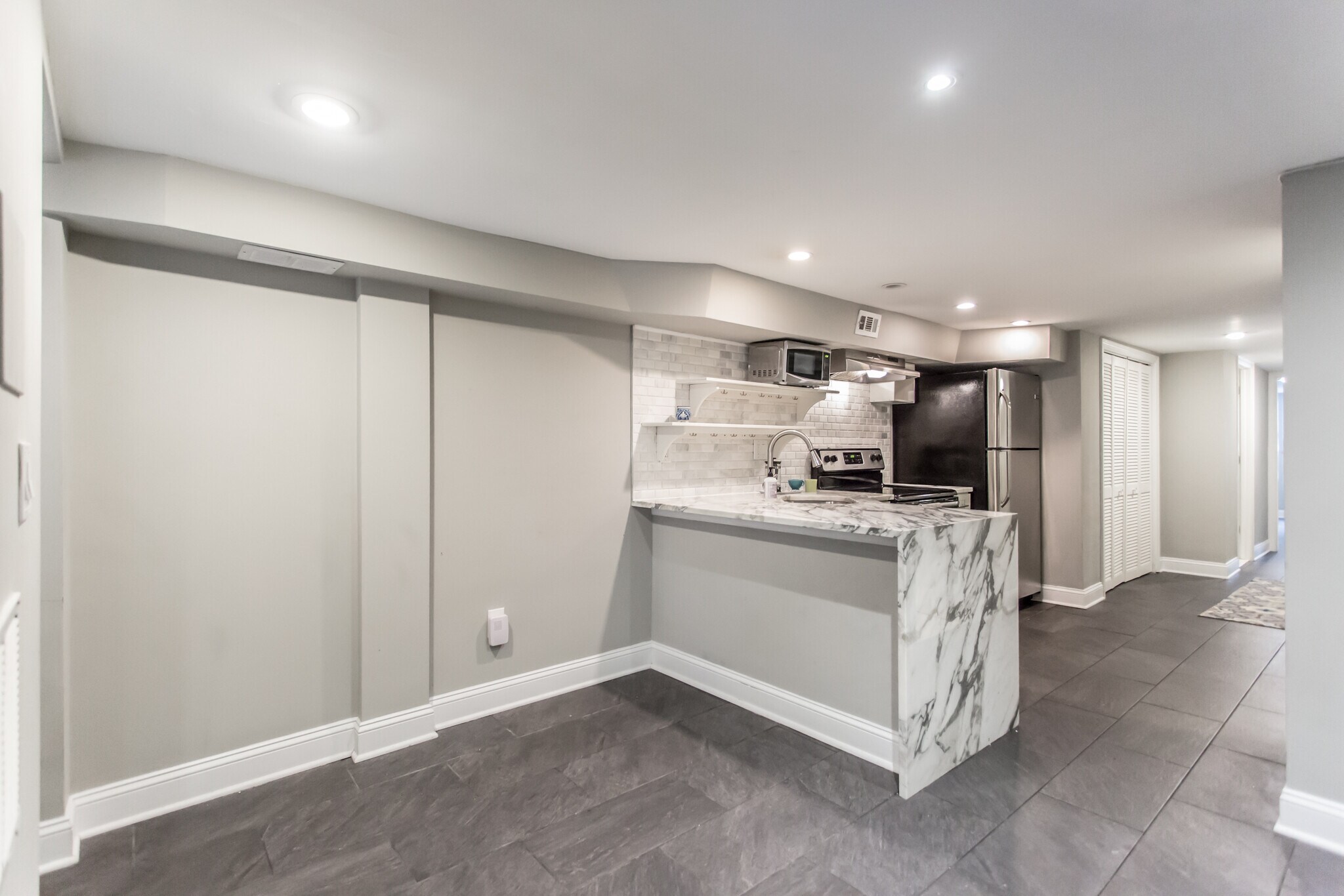 LR to kitchen - 1952 Calvert St NW