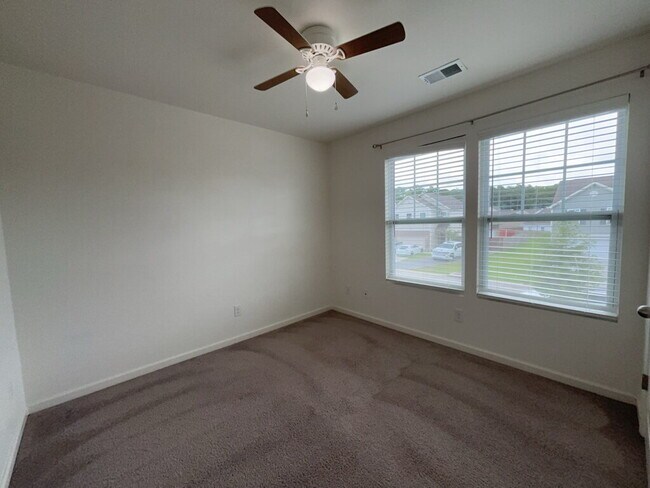 Building Photo - 114 Rockingham Way