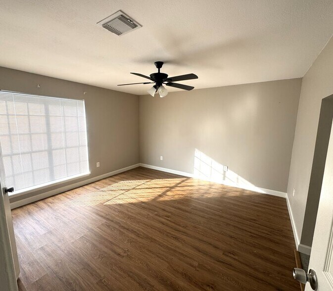 Building Photo - 114 Bluefield Dr