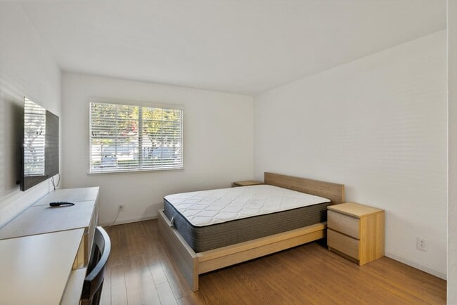 Building Photo - 2702 Somerset Park Cir