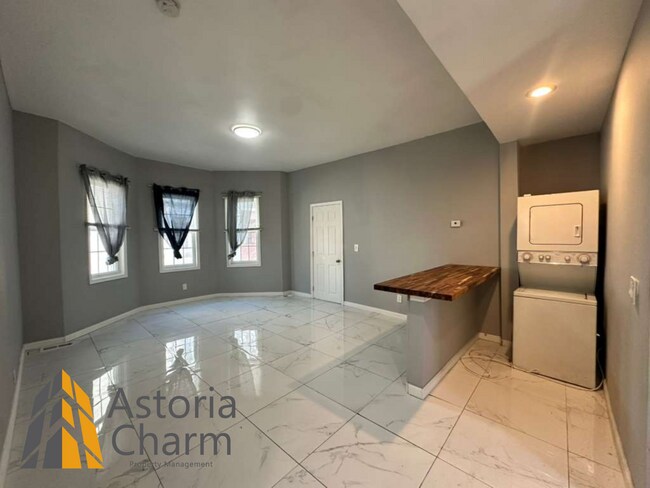 Building Photo - 3004 Clifton Ave