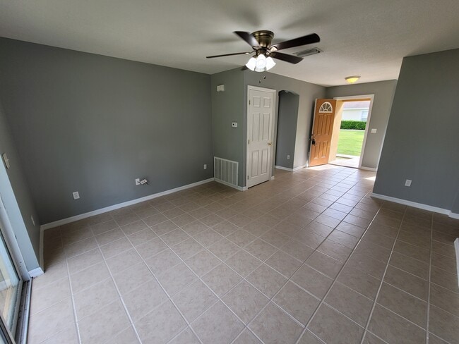 Building Photo - 8862 Juniper Rd