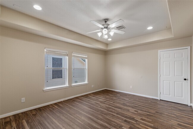 Building Photo - 24822 Dutton Point Dr