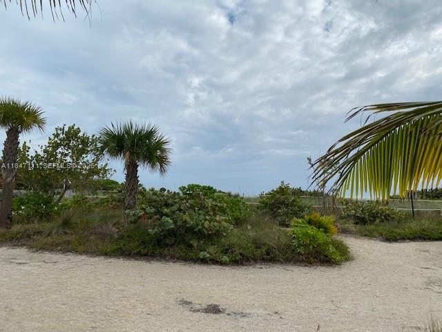 Building Photo - 9225 Collins Ave