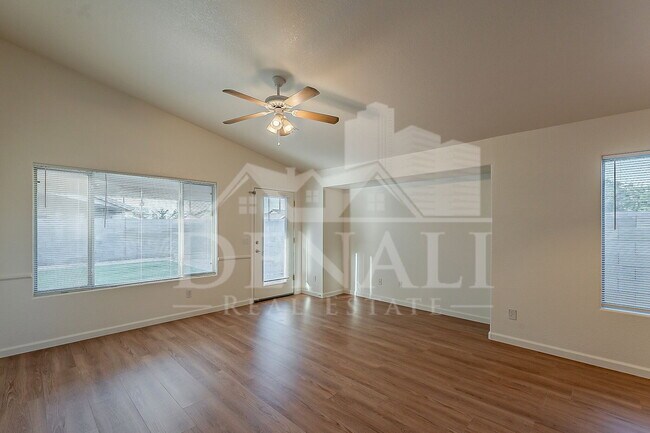 Building Photo - 3980 E Pinon Ct