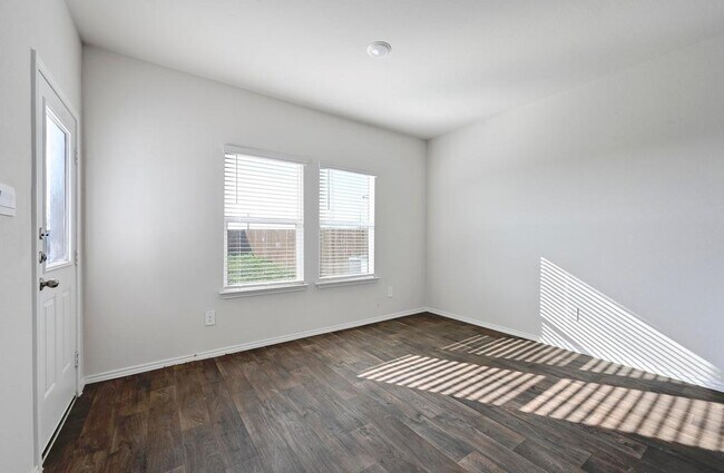 Building Photo - 229 Frogmore Lp