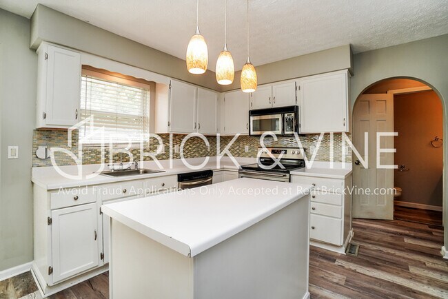 Building Photo - 5465 Avonhurst Ct