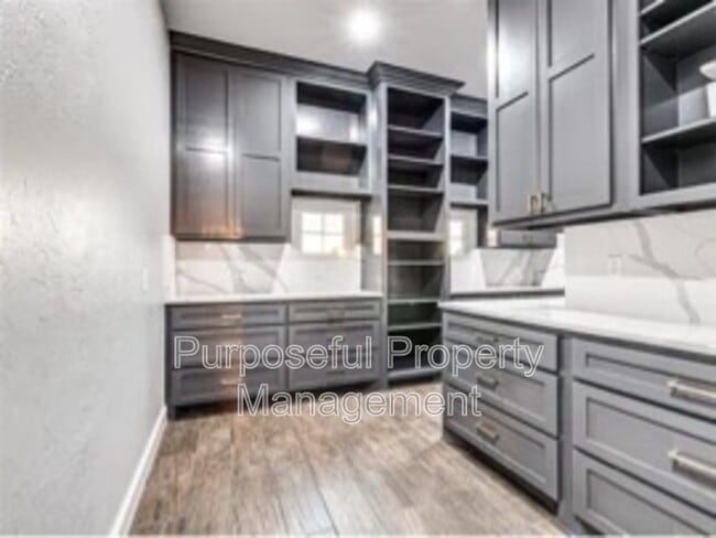 Building Photo - 115 Weaver Rd