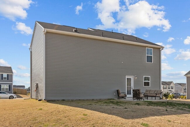 Building Photo - 160 Day Song Ct