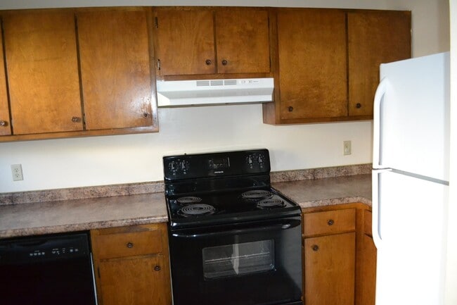 Building Photo - Home For Rent