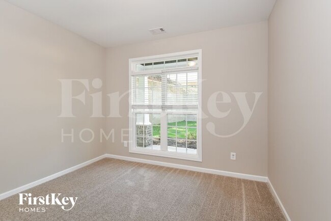 Building Photo - 740 Somersby Dr