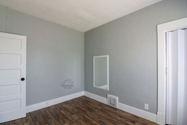 Building Photo - 310 N 2nd Ave