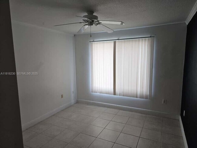 Building Photo - 207 Villa Cir