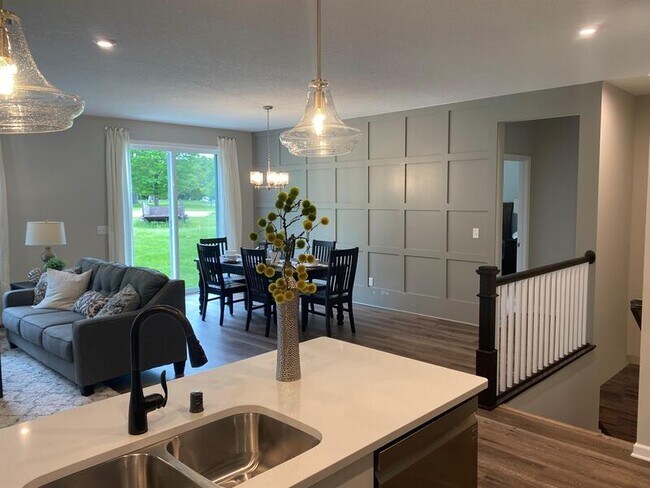 Building Photo - 1248 100th Ave NW