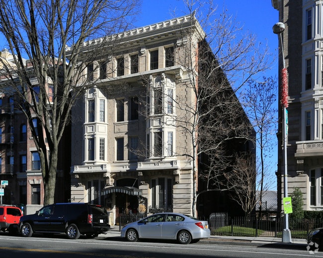 Covington 1848 Columbia Rd NW Washington DC 20009 Apartment Finder