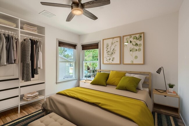 Building Photo - Updated Highland home with mid-century charm