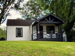 Building Photo - Charming 2BR/1Bth bungalow in Atlanta