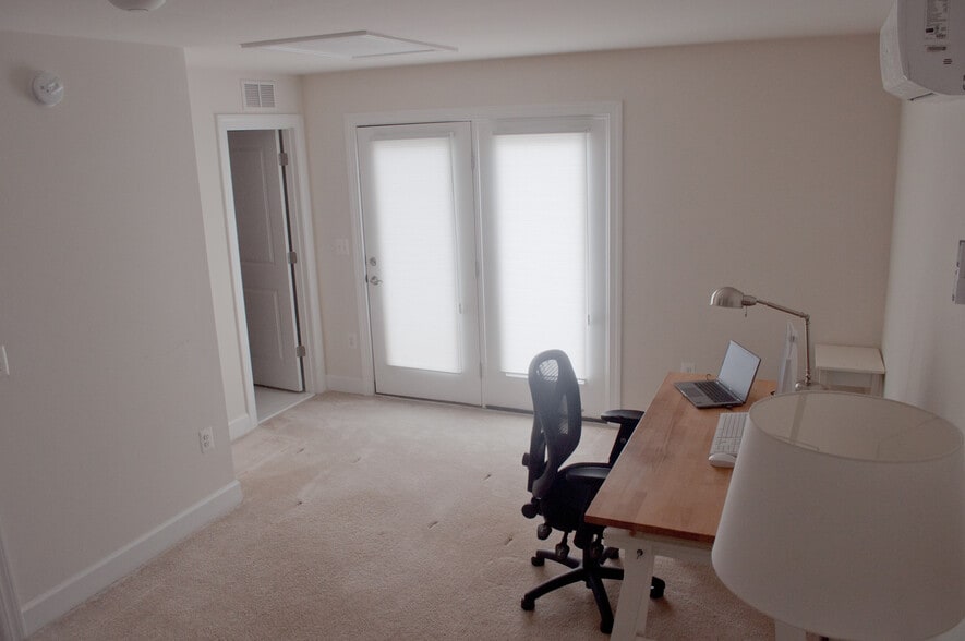 Fourth floor loft/optional bedroom - 3717 Ambrose Hills Rd