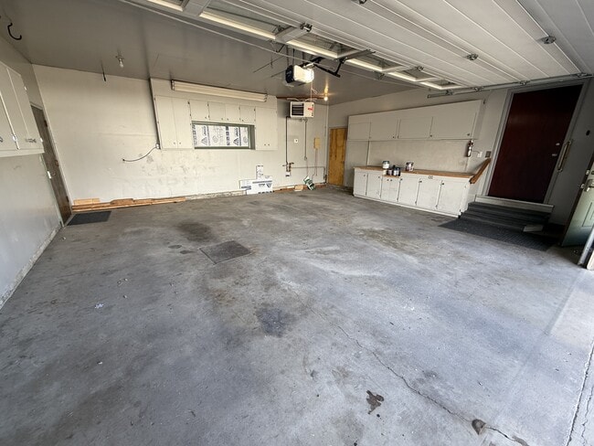 Building Photo - 3201 7th Ave S